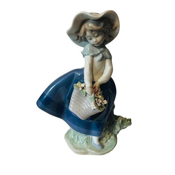 Lladro figurine Spain Nao Daisa Vtg sculpture Pretty Pickings 5222 Linda Capazo
